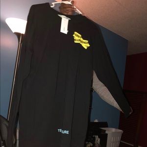 I paid 360forthisoffwhiteshirtitsingreatcondition